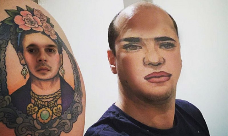 Personas que hicieron 'face swap' con sus tatuajes de rostros - CABROWORLD